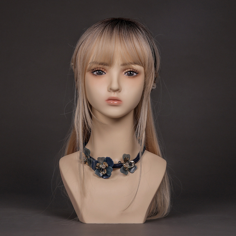 新作アニメの頭のモデルcosのかつらのモデルのイヤリングのアクセサリーの帽子はかつらの店の高い顔の値のシミュレーション人を展示します。|undefined