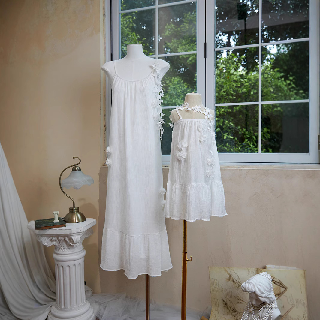 French White Sling dress Tie-Dye Yunnan Seaside Holiday Style Beach Skirt Stereo Family Dress Manufacturers