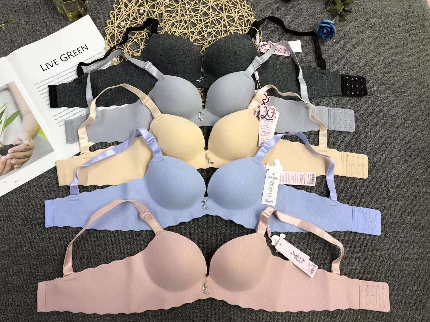 Filipina brillante ropa interior sin costuras de espesor medio de alta calidad push up multi-color multi-tamaño sujetador inalámbrico al por mayor