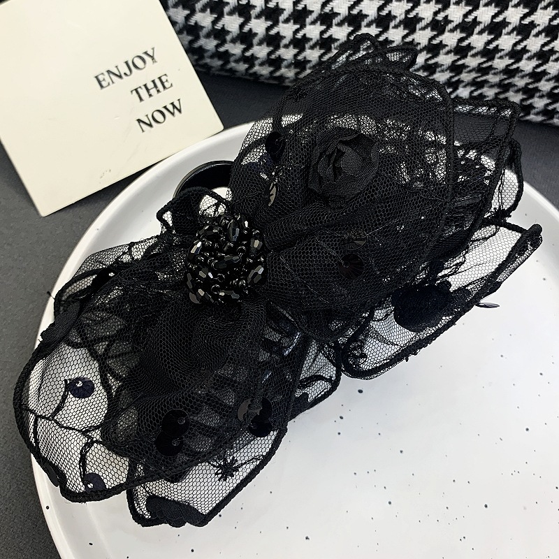 Accessori per capelli in pizzo con chiusura a cucchiaio posteriore avanzata in stile Hepburn nero con fiore grande ricamato Bo Rose_voghion.com
