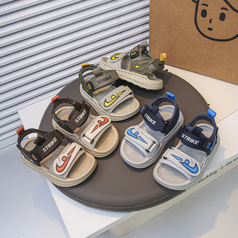fashionable lightweight sandals