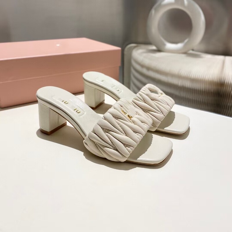 2024 New Style Chanel-Inspired Pleated Thick-Soled Women's Square-Toe Chunky Heel Fashion Outdoor Versatile Genuine Leather Sandals