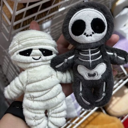 Creative and Quirky Mummy Plush Toy Pendant, Skeleton Pendant, Plush Halloween Skeleton Pendant for Backpack
