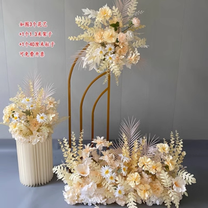 결혼식 결혼식 강당 붉은 꽃 줄로 꽃 냄비 꽃 공 줄 꽃 줄 줄 야외 농촌 결혼식 꽃 예술