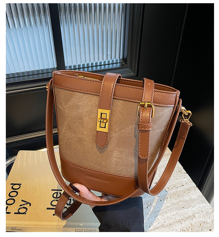 2024 New Korean-style trendy single-shoulder bag, niche design, underarm bag, fashionable and casual bucket bag, crossbody women's bag full figure