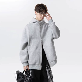 男式针织衫;男式休闲裤;男式夹克