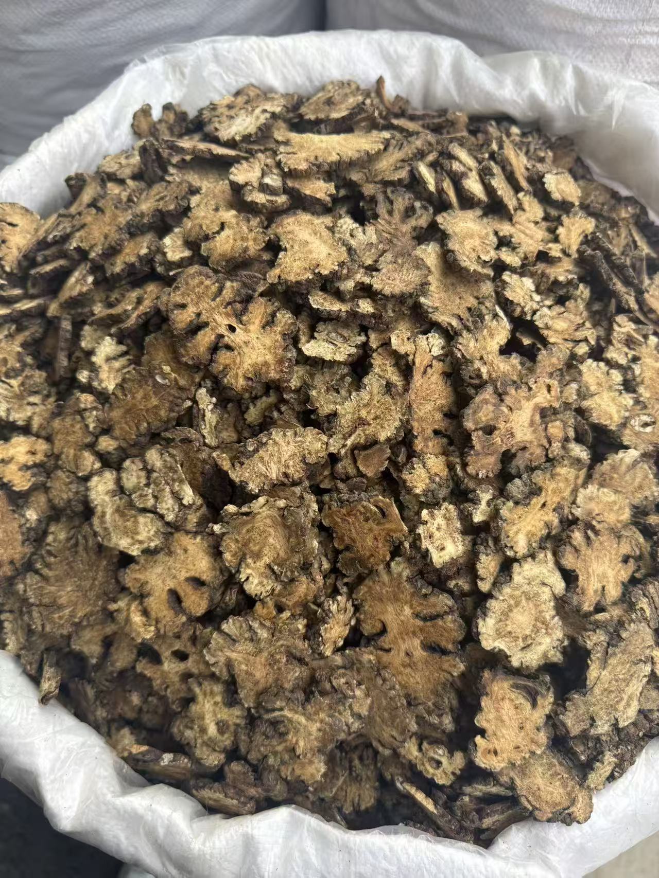 Chuan Xiong Sichuan Lovage Rhizome Slices Dried Herb for Decoction and Tea 500g quality and texture