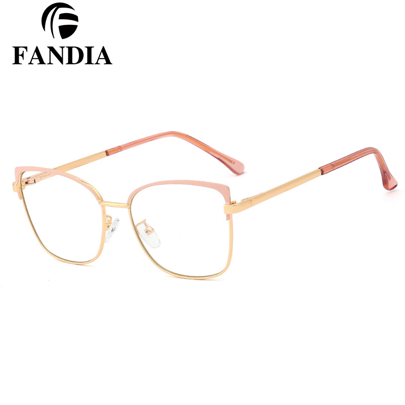 El Marco de gafas de moda 95700 gafas lisas de dos colores para mujeres Amazon metal anti-azul Marco de gafas de luz puede equiparse con gafas de miopía
