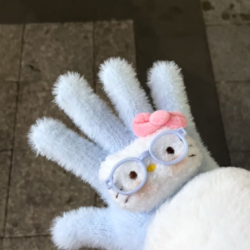 Blue gloves, 7-15 years
