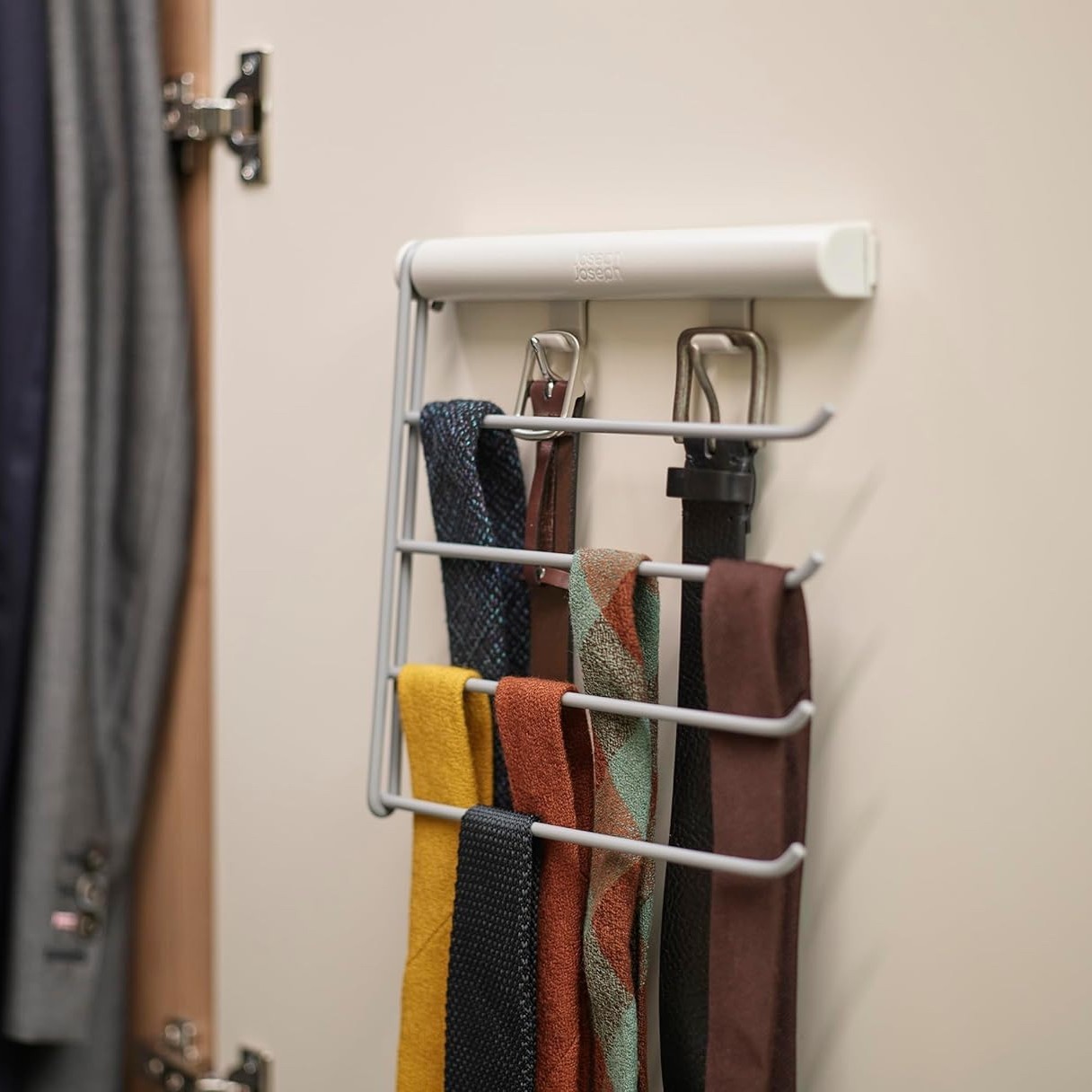 Cross-border Wall Mounted Tie Rack, a no-drill, wall-mounted tie, belt, and scarf rack for home use