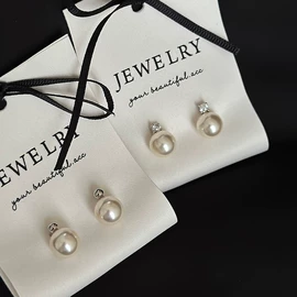 耳环;耳钉;项链