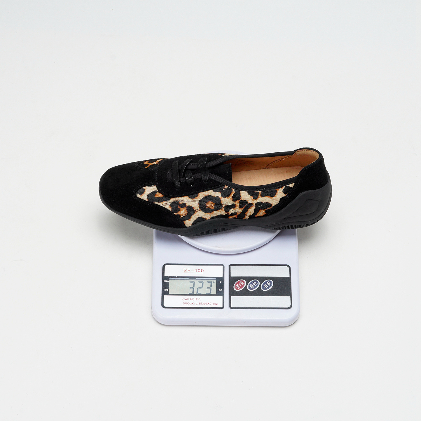 Giày sneaker nữ đế dày phối màu dây buộc phong cách Đức Huấn — đen chi tiết 2