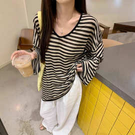 2024秋季新款条纹防晒罩衫长袖T恤女夏慵懒风V领宽松薄款休闲上衣