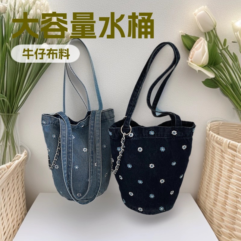 跨境刺绣牛仔布包大容量水桶包女时尚潮流单肩包手提托特包购物袋