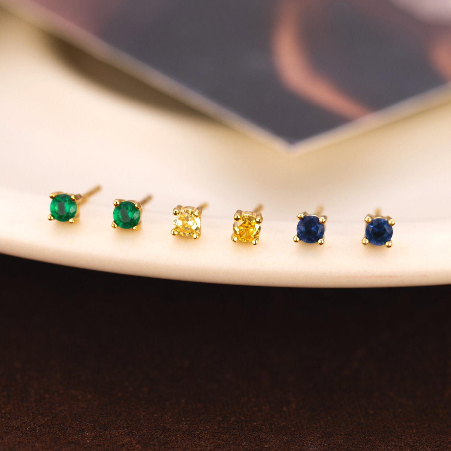 Cubic Zirconia And Pearl Stud Earrings For Everyday Wear_voghion.com