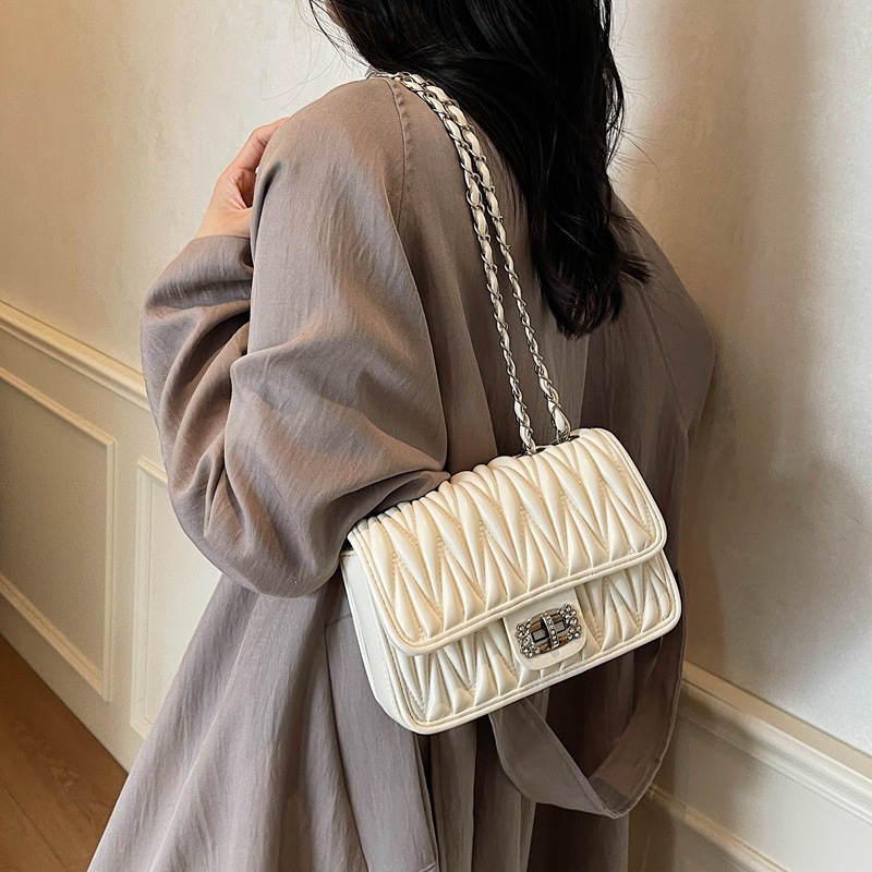 Bolsa de cadena de estilo Xiaoxiangling transfronterizo, bolsa cuadrada de damas, otoño y invierno 2025, nueva bolsa de hombro de moda universal