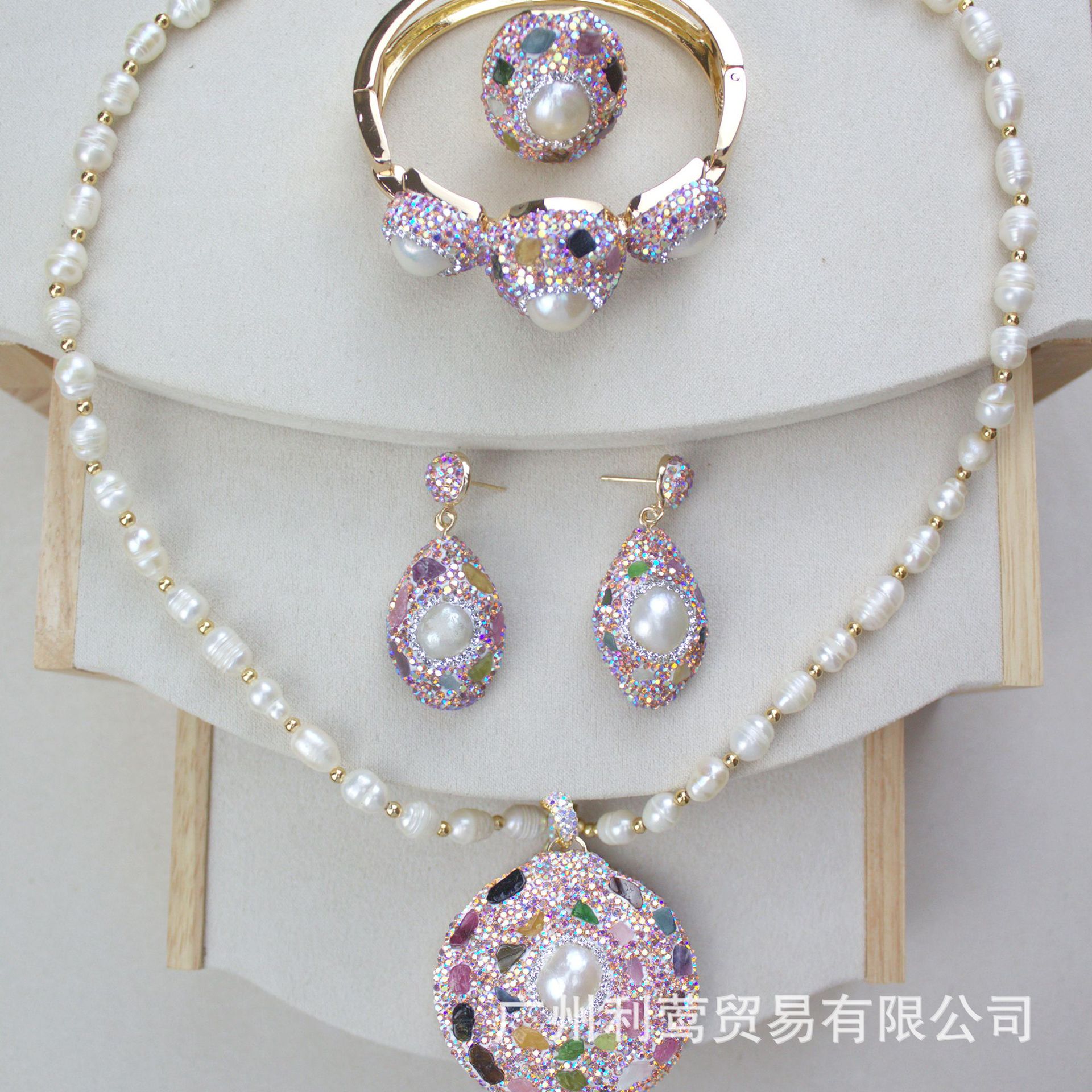 necklace from pearl