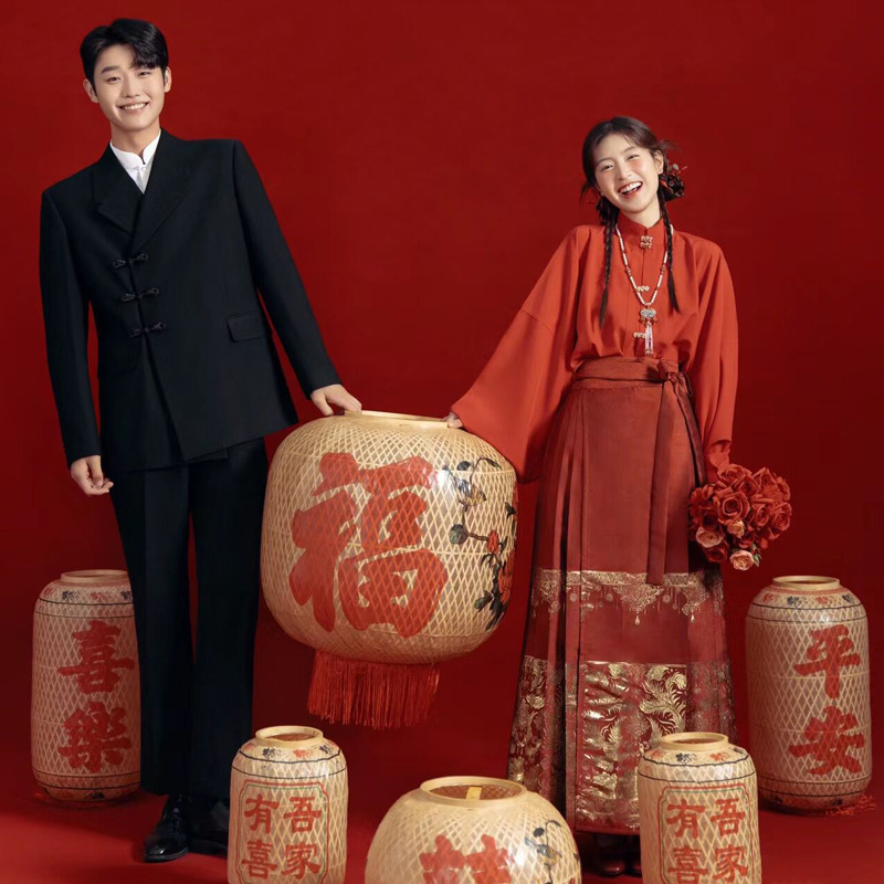 Couple's New Chinese-style Horse-faced Dress suit Red Toast Dress Photo Studio suit Temperament Banquet Wedding Engagement Photo Dress