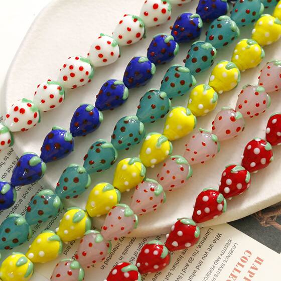 Pastoral style simulation three-dimensional strawberry glass beads diy jewelry accessories earrings bracelet pendant female material wholesale