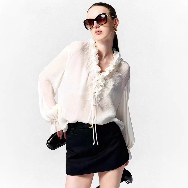 New Style Niche French Retro V-Neck Lace Lantern Sleeve Shirt, European and American Style Cross-Border French Silk Shirt New Style Niche French Retro V-Neck Lace Lantern Sleeve Shirt, European and American Style Cross-Border French Silk Shirt