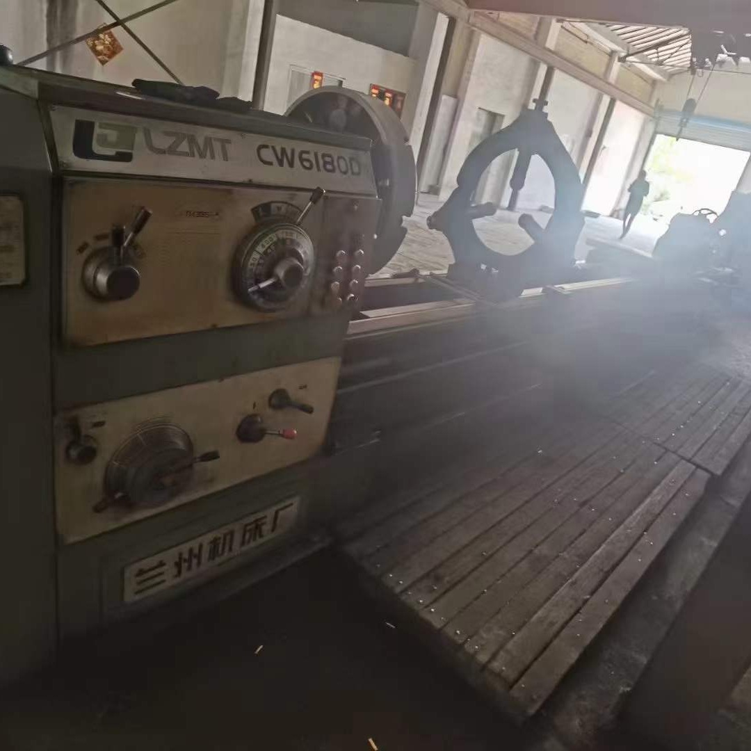 处理二手兰州CW6180Dx6米卧式车床主轴转速800床面宽度:600
