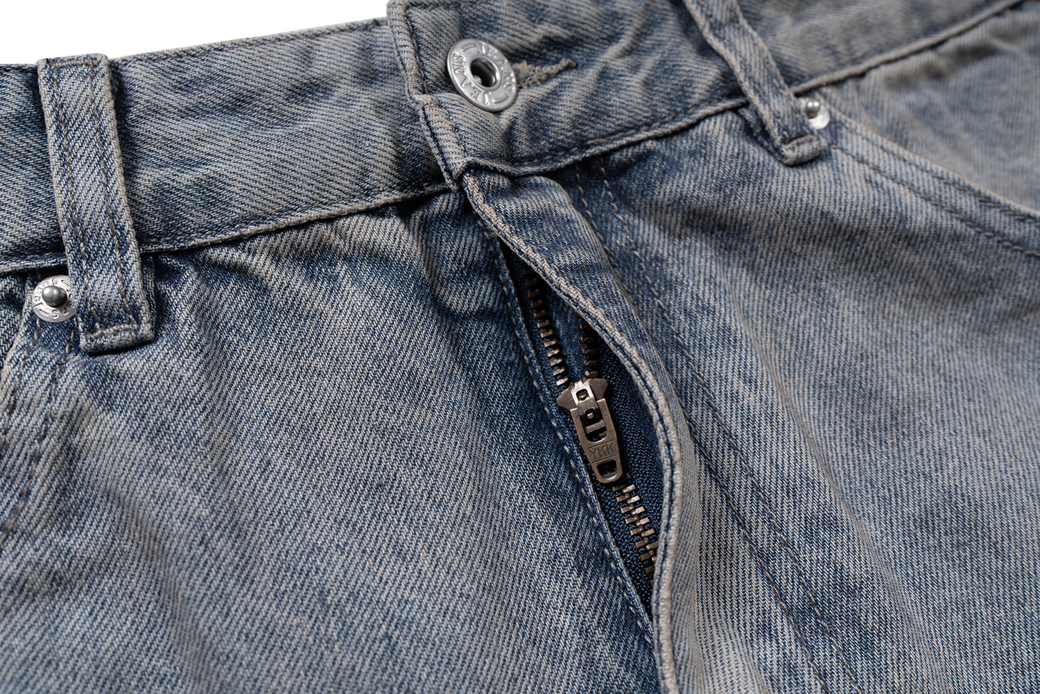 Herrenbekleidung High Street gewaschene blaue lockere Jeans mit weitem Bein gestapelt Jeans_voghion.com