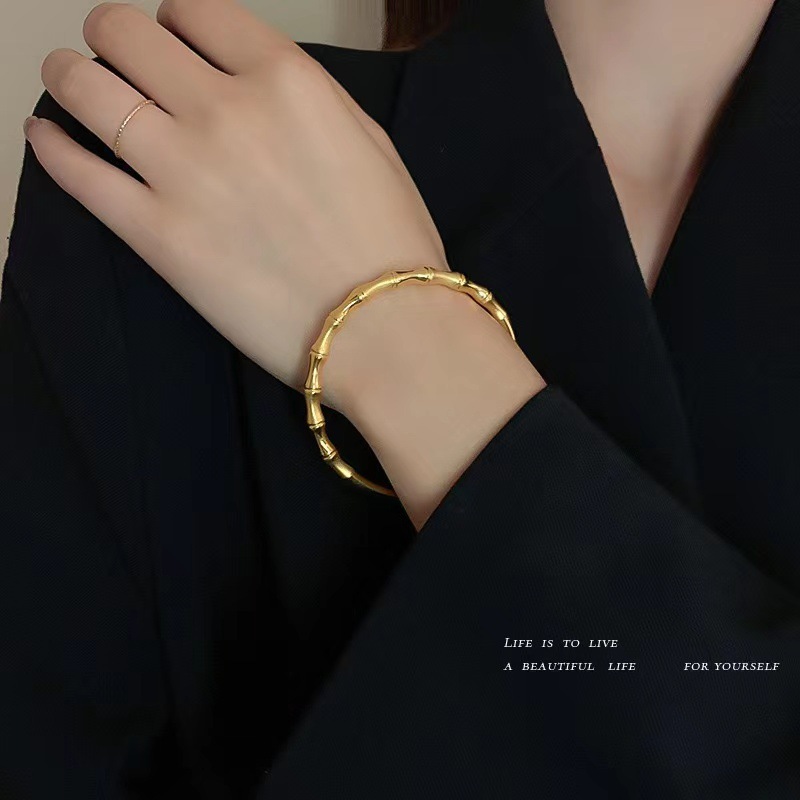 L'antica tradizione del braccialetto di bambù alto Bracciale semplice alla moda in acciaio al titanio Bracciale solido Non sbiadisce Bracciale Gioielli da donna_voghion.com