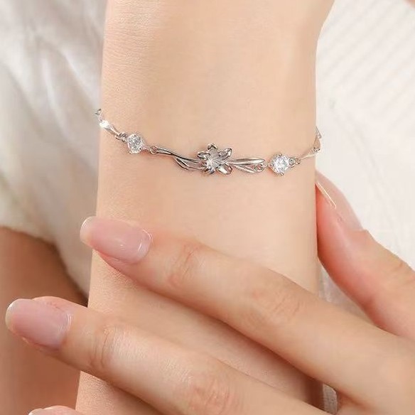 Minimalist Layered Bracelet Set, Lightweight & Hypoallergenic_voghion.com