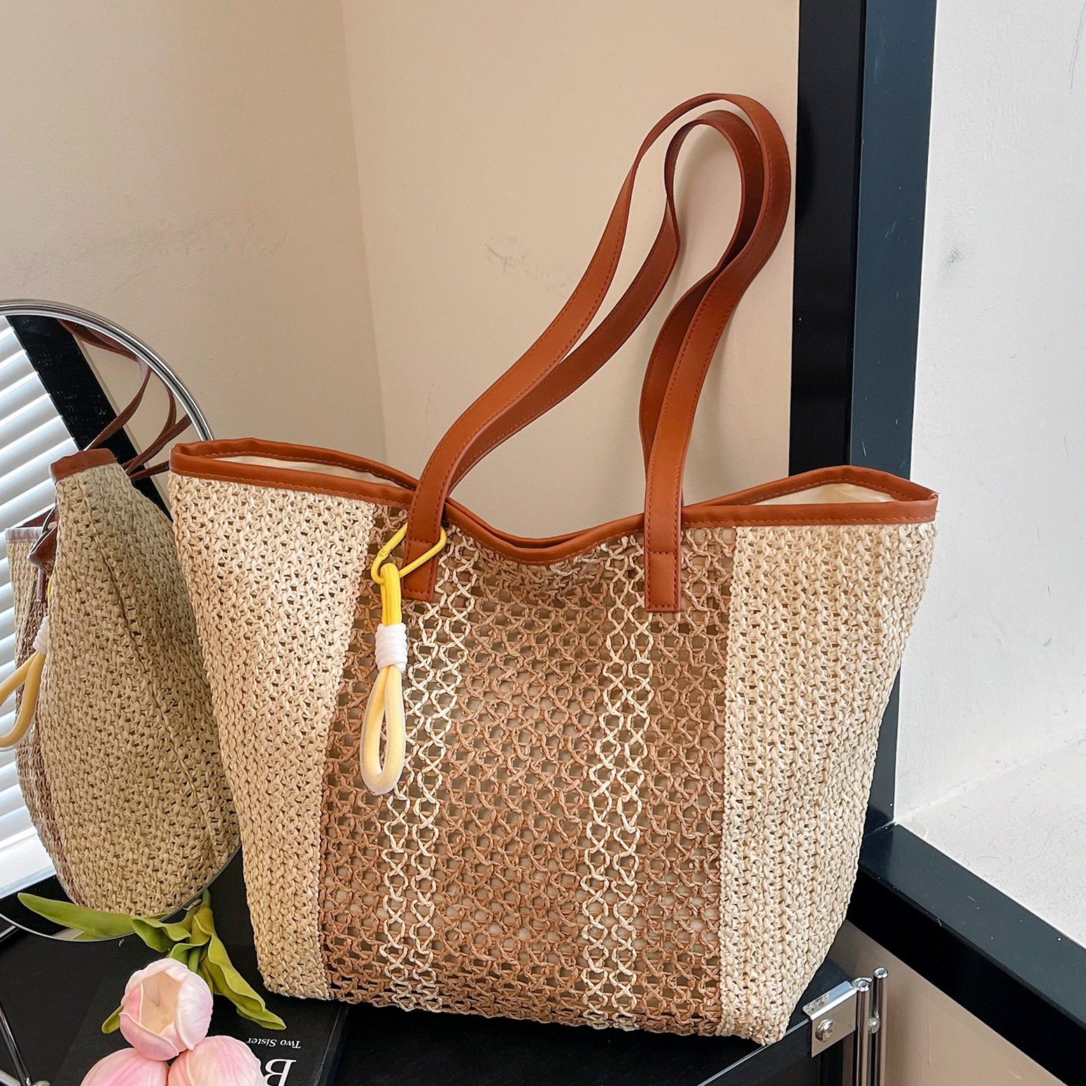 Universal fashionable straw beach one-shoulder bag for leisure, city style