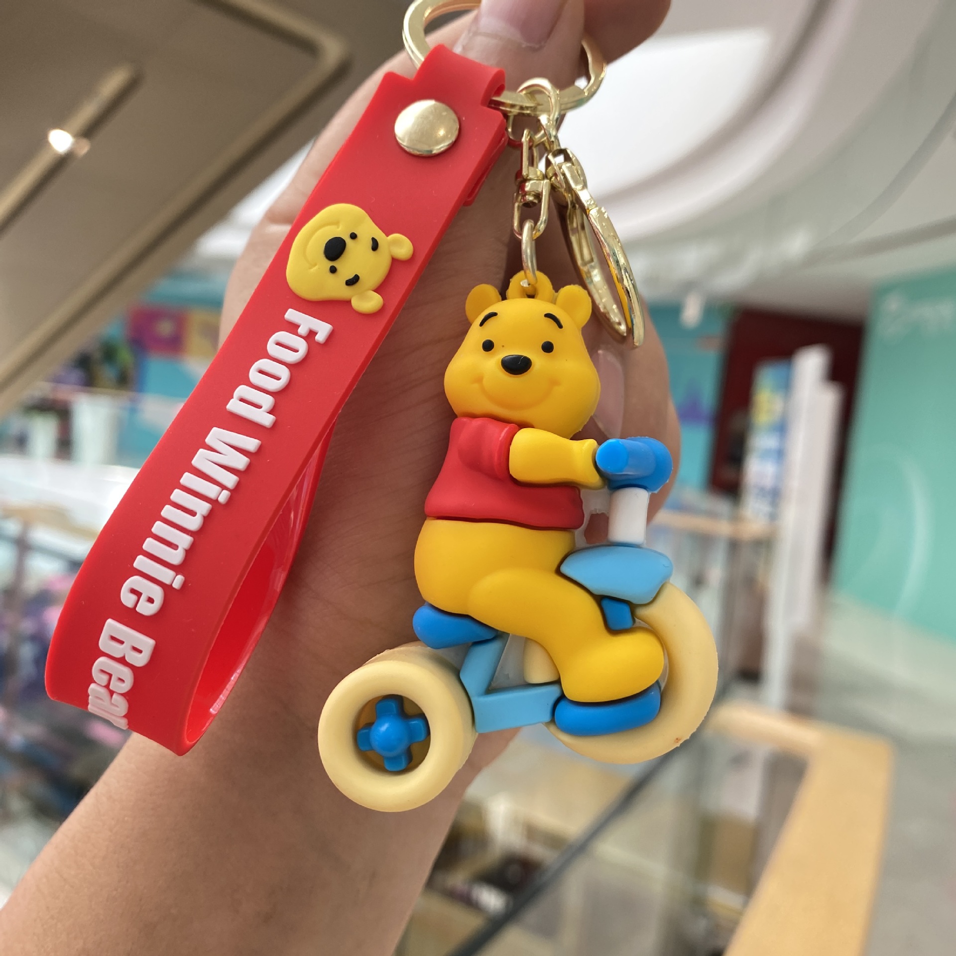 Deportes de dibujos animados Pooh oso llavero fitness Pooh coche bolsa muñeca máquina regalo al por mayor