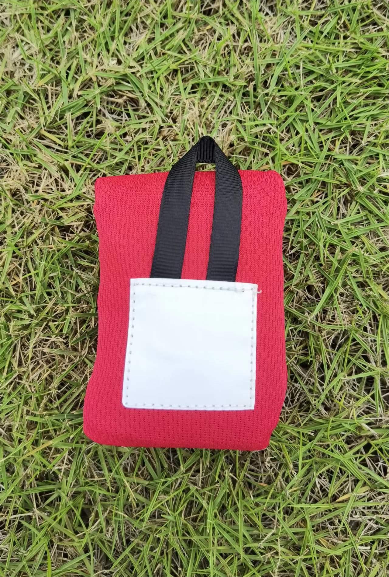 빨간색과 흰색 레이블