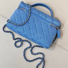 С���L25�¿�ţ�в�а���ƤŮ�����y朗l��б�������С����