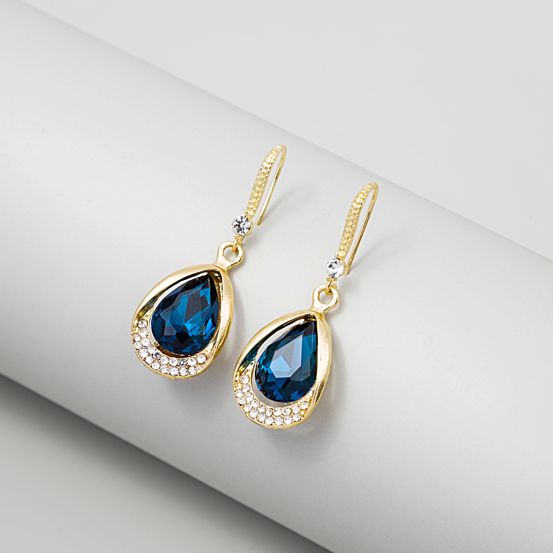 Earring Image 5