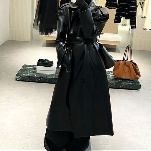 Women's 2026 Autumn Stylish High-End Leather Jacket, Collar-Banded, Fitted, Mid-Length Leather Peacoat