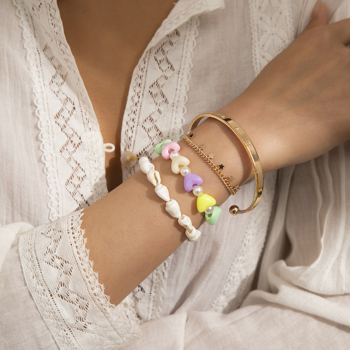 简约小清新彩色爱心贝壳串珠手链 欧美复古风仿珍珠亚克力手镯
