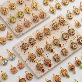 项链;耳环;耳钉