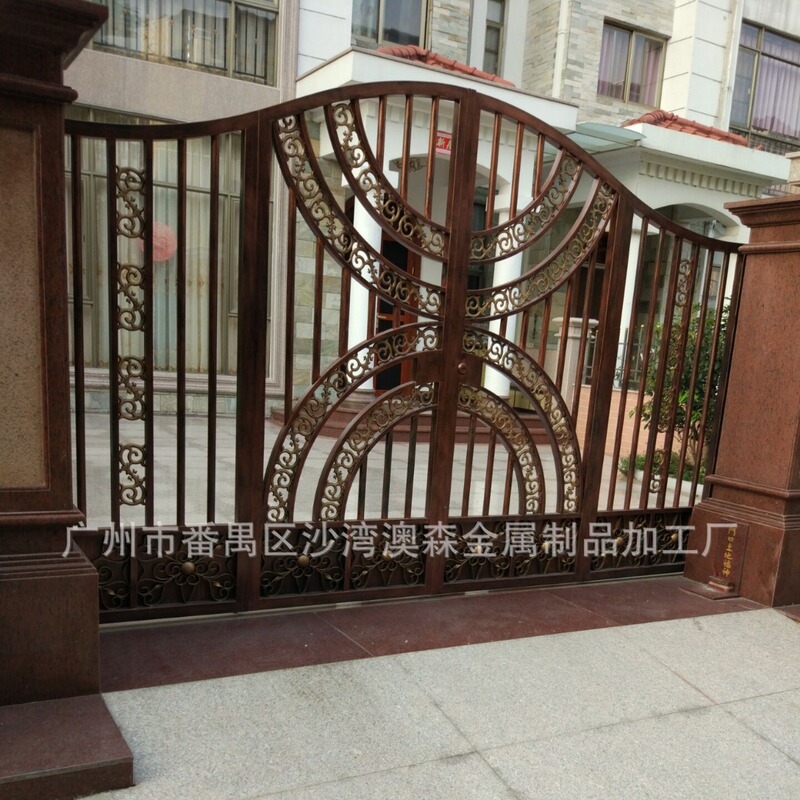 Iron factory produces direct hot-dip galvanized iron gate courtyard wall galvanized square pipe self-spraying paint iron gate