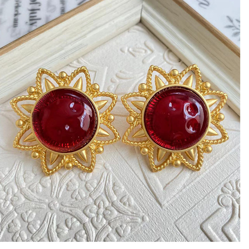 Flower Pattern 1 Pair Retro Flower Alloy Plating Artificial Gemstones Women's Ear Studs
