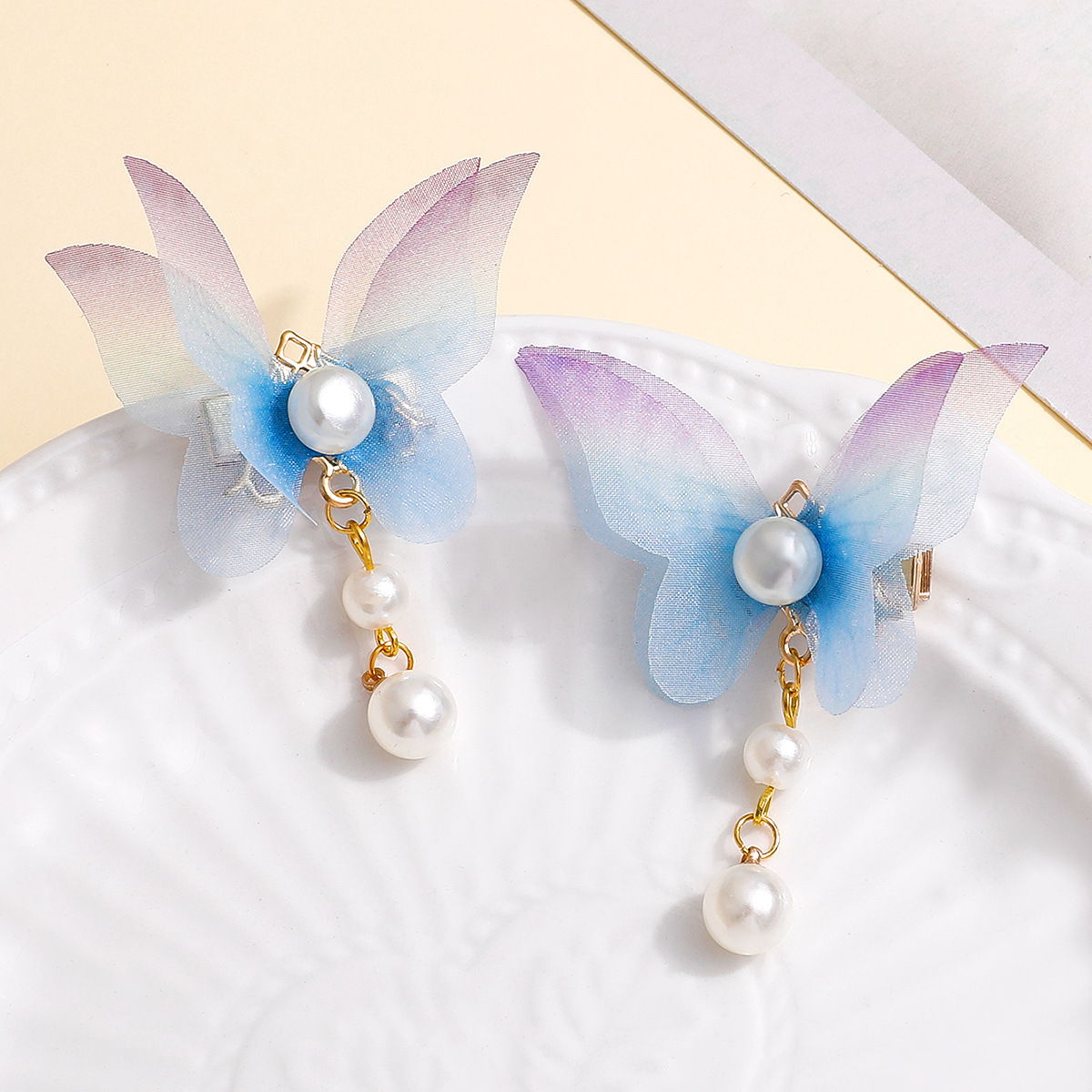 Ethnic Style Butterfly Cloth Artificial Pearl Hair Clip display picture 1