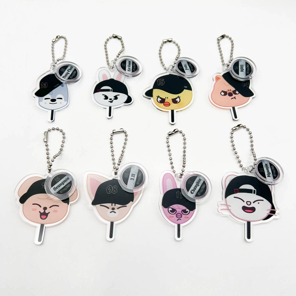 Набор из 2 подвесок в виде Cartoon Peripheral World Tour Stray Kids