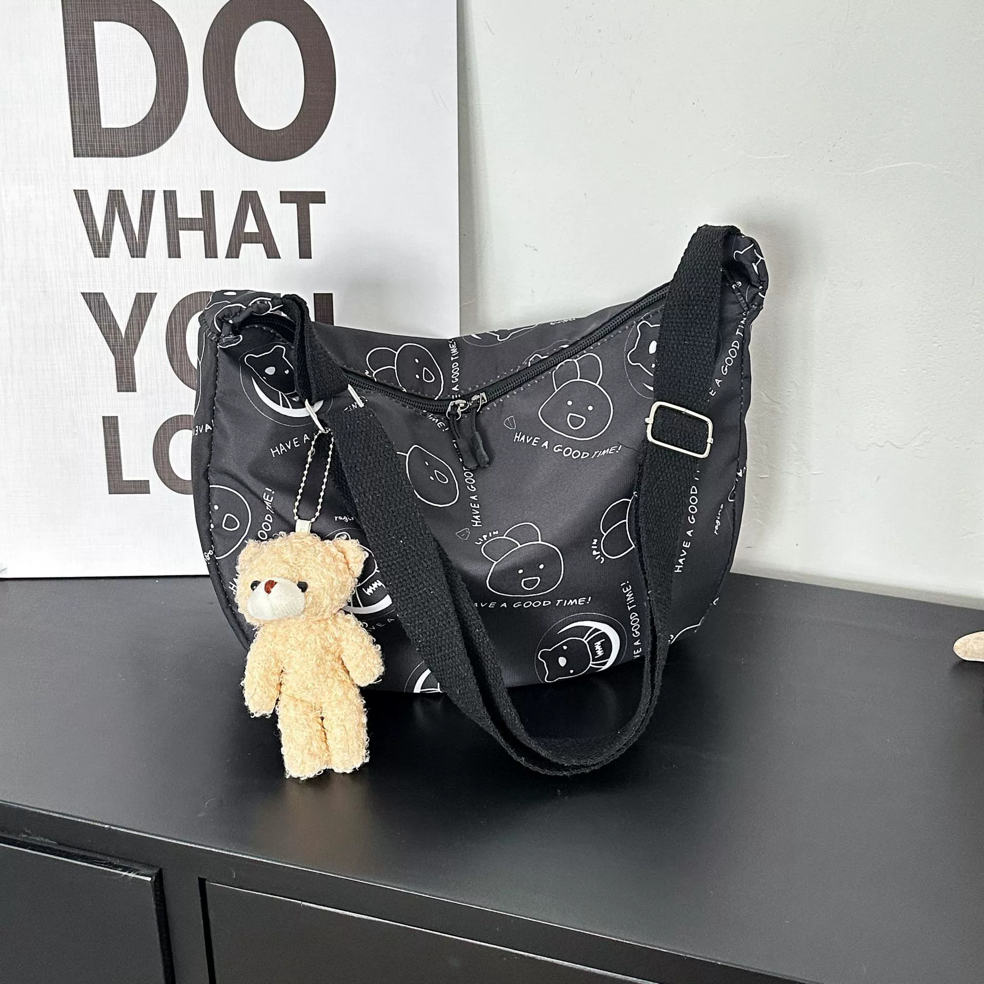 2024 новая большая емкость сумка через плечо мультфильм повседневная нейлон сумка на плечо женская пинс дикие студенческие пельмени