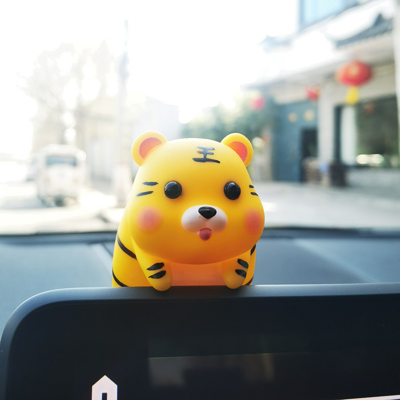 Lindo dibujos animados alcancía decoración del coche creativo Red rojo femenino consola central del coche accesorios del coche suministros de decoración interior del coche