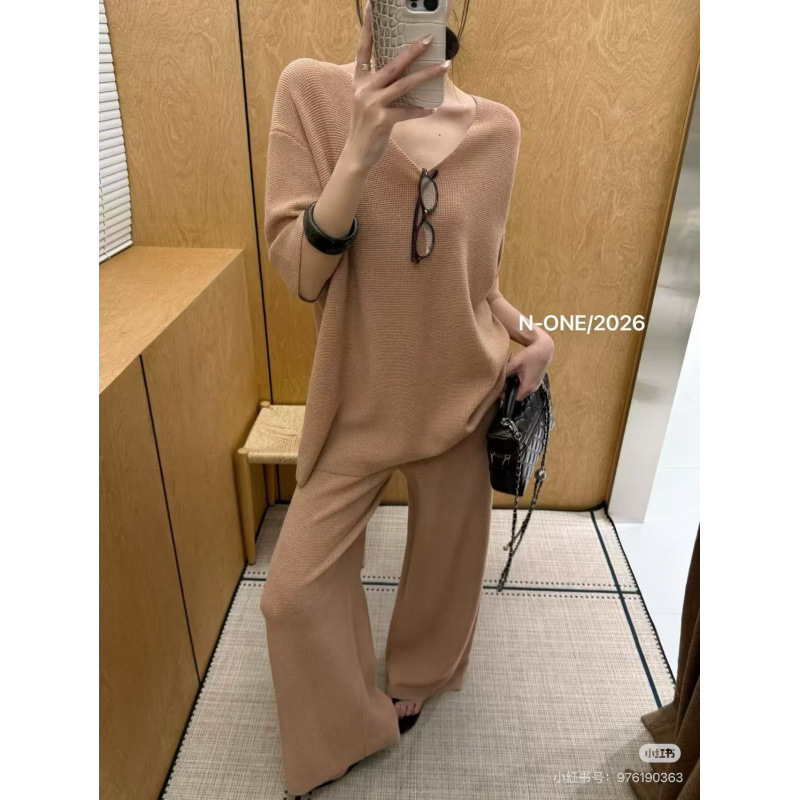 Korean Style Fashionable Lazy Style V-Neck Waffle Knit Short-Sleeved T-Shirt for Women + Loose Slimming Wide-Leg Trousers Two-Piece Set