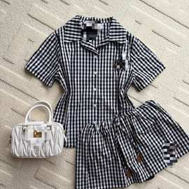 高版本~2025夏季新款皮标字母刺绣减龄格子拼色百搭复古连衣裙女