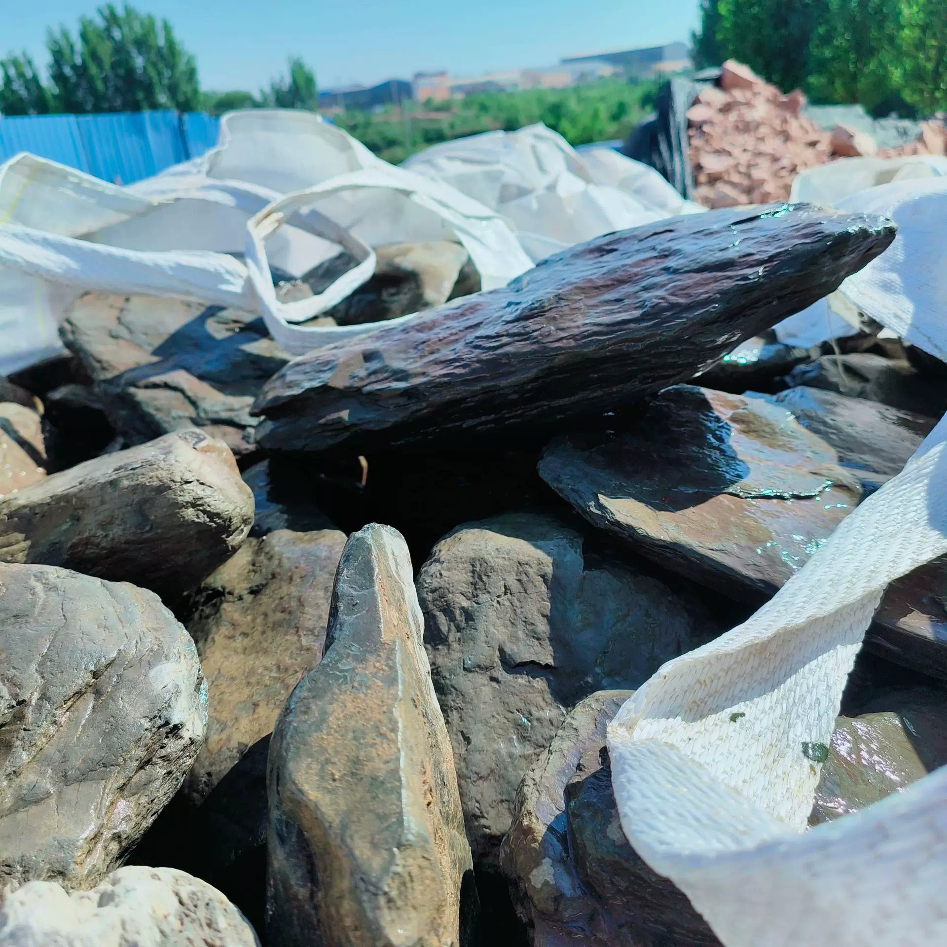 鱼缸装饰造景原生溪流石主石大块岩片石头底砂水草缸套餐龟缸躲避