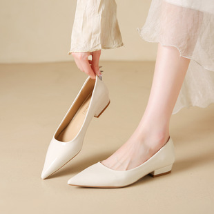 ���^��ЬŮ���⴩2026���¿�ͨ���I��ɫ�ϰ�ƽ��Ь����ŮЬ��