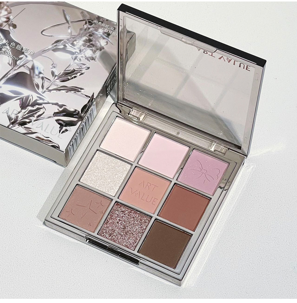 Art Value's new nine-color eyeshadow, "Lustrous Phantom", is available in two colors. It offers a pure and natural pearlescent makeup look at affordable prices for students undefined