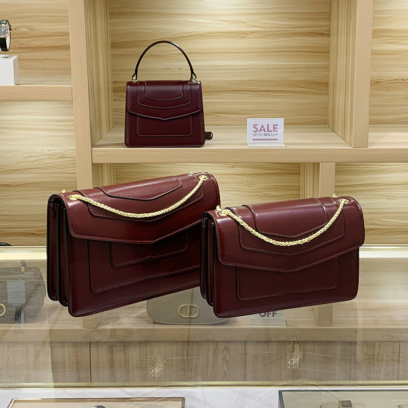 High-End Niche Chain Bag, New Fashion Design, Small Square Bag, Versatile Shoulder and Crossbody Bag for Women, Light Luxury for Commuting High-End Niche Chain Bag, New Fashion Design, Small Square Bag, Versatile Shoulder and Crossbody Bag for Women, Light Luxury for Commuting