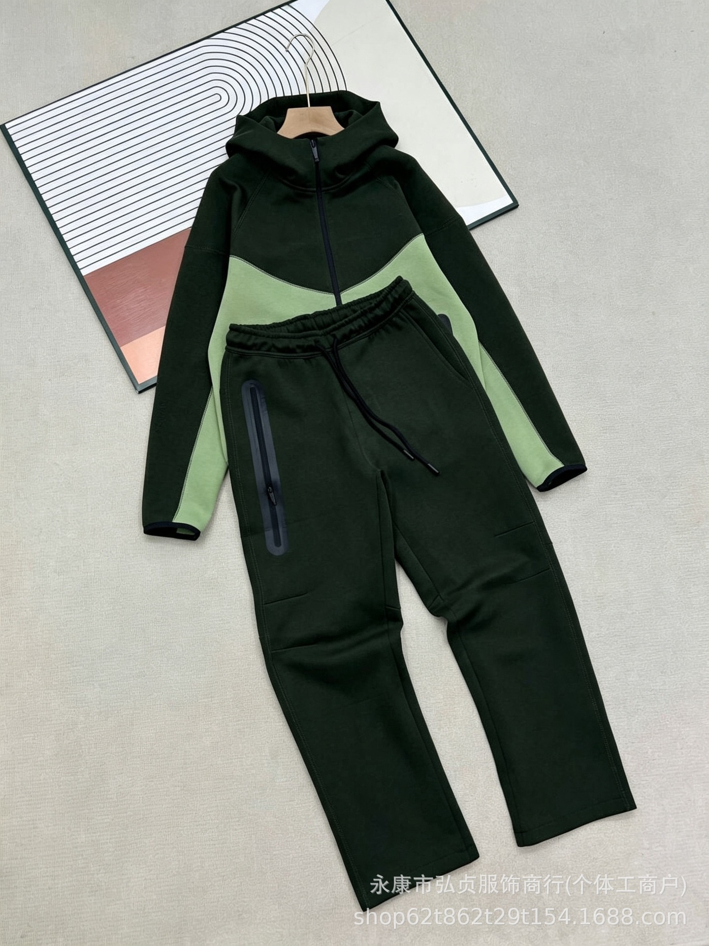 Set. dark green and matcha green / M