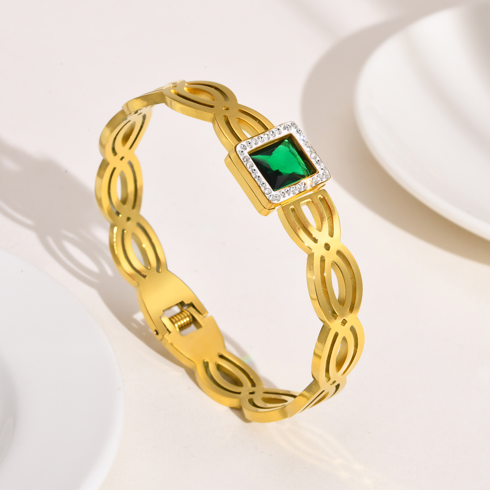 Gold Plated Plating Material PVD Coated Gold Plated Flower Butterfly 304 Stainless Steel Streetwear Waterproof Non Tarnish Bangle